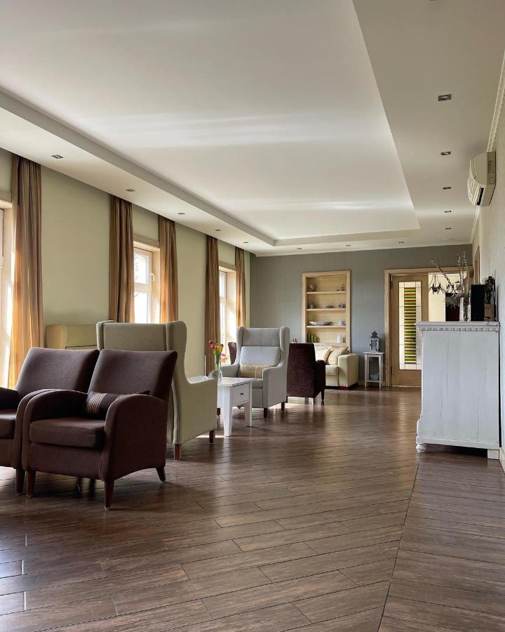 Diva Kacica Restaurant & Pansion Hotel Komárno Екстериор снимка