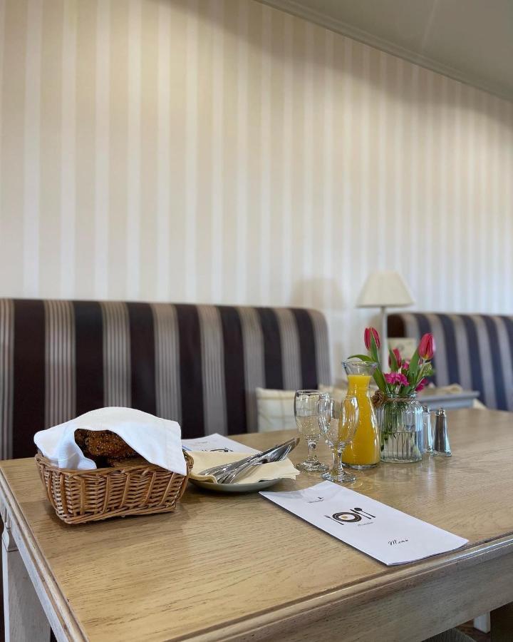 Diva Kacica Restaurant & Pansion Hotel Komárno Екстериор снимка