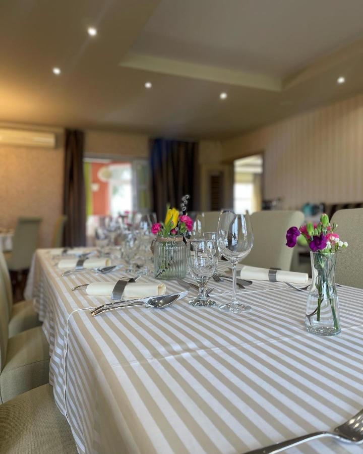 Diva Kacica Restaurant & Pansion Hotel Komárno Екстериор снимка