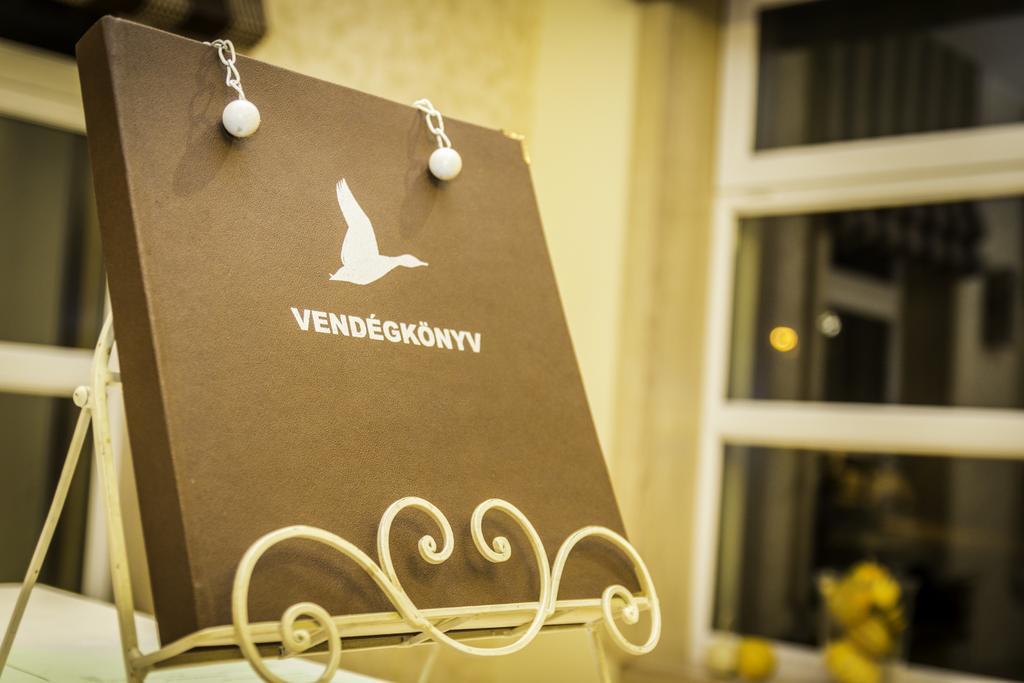 Diva Kacica Restaurant & Pansion Hotel Komárno Екстериор снимка