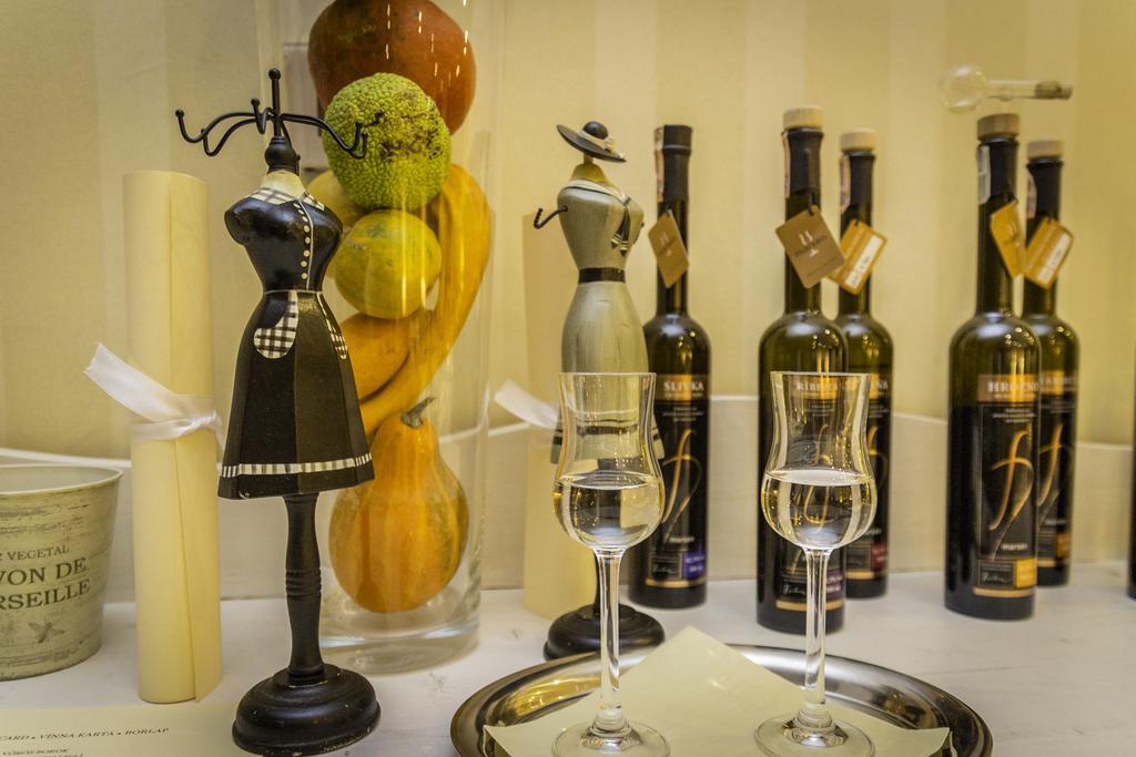 Diva Kacica Restaurant & Pansion Hotel Komárno Екстериор снимка